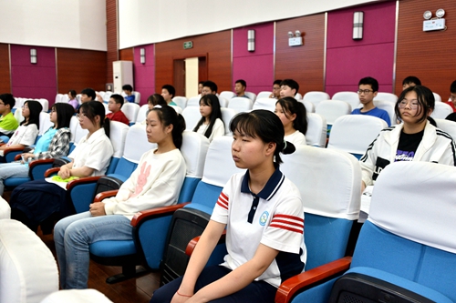 台下旁听同学.jpg